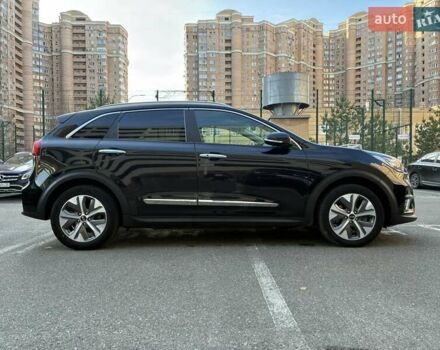 Черный Киа Niro, объемом двигателя 0 л и пробегом 105 тыс. км за 20500 $, фото 9 на Automoto.ua