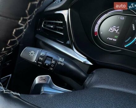 Чорний Кіа Niro, об'ємом двигуна 0 л та пробігом 69 тис. км за 23200 $, фото 42 на Automoto.ua