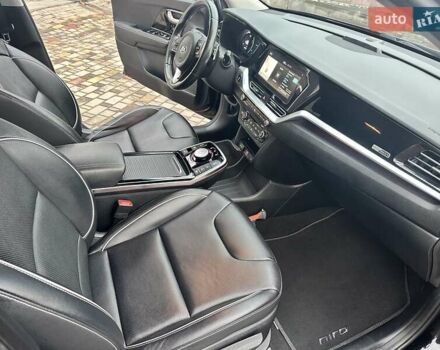 Чорний Кіа Niro, об'ємом двигуна 0 л та пробігом 104 тис. км за 20923 $, фото 22 на Automoto.ua