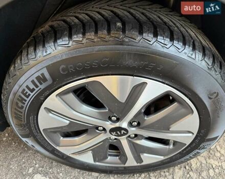 Черный Киа Niro, объемом двигателя 0 л и пробегом 98 тыс. км за 17450 $, фото 29 на Automoto.ua