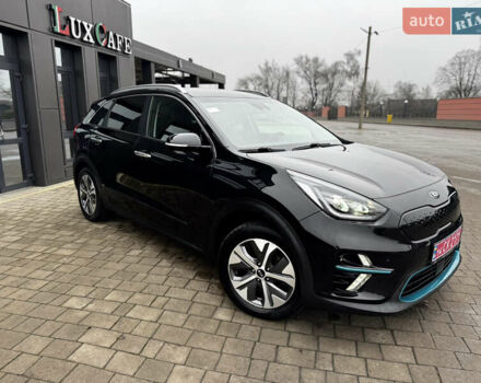 Черный Киа Niro, объемом двигателя 0 л и пробегом 159 тыс. км за 18950 $, фото 3 на Automoto.ua