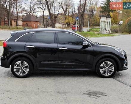 Чорний Кіа Niro, об'ємом двигуна 0 л та пробігом 115 тис. км за 20700 $, фото 64 на Automoto.ua