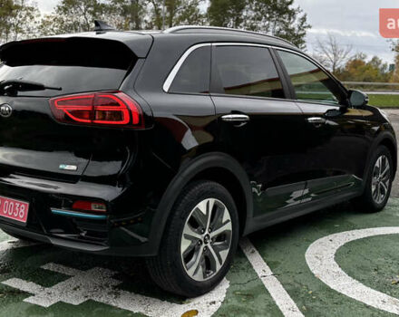 Чорний Кіа Niro, об'ємом двигуна 0 л та пробігом 110 тис. км за 19500 $, фото 27 на Automoto.ua