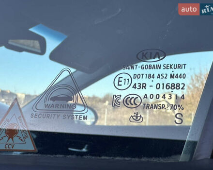 Чорний Кіа Niro, об'ємом двигуна 0 л та пробігом 144 тис. км за 19500 $, фото 38 на Automoto.ua