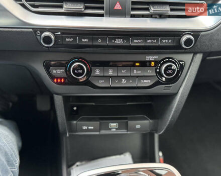 Черный Киа Niro, объемом двигателя 0 л и пробегом 132 тыс. км за 18699 $, фото 50 на Automoto.ua