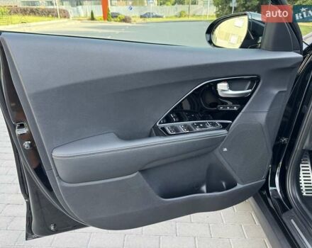 Черный Киа Niro, объемом двигателя 0 л и пробегом 98 тыс. км за 20999 $, фото 17 на Automoto.ua