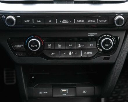 Кіа Niro 2020 у Києві на Automoto.ua Чорний Кіа Niro, об'ємом двигуна 0 л та пробігом 59 тис. км за 15700 $, фото 11 на Automoto.ua