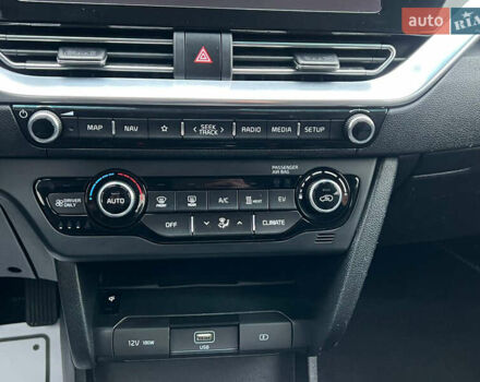 Черный Киа Niro, объемом двигателя 0 л и пробегом 140 тыс. км за 21500 $, фото 15 на Automoto.ua