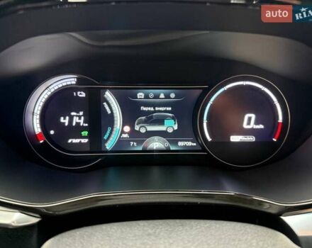 Чорний Кіа Niro, об'ємом двигуна 0 л та пробігом 89 тис. км за 22990 $, фото 25 на Automoto.ua
