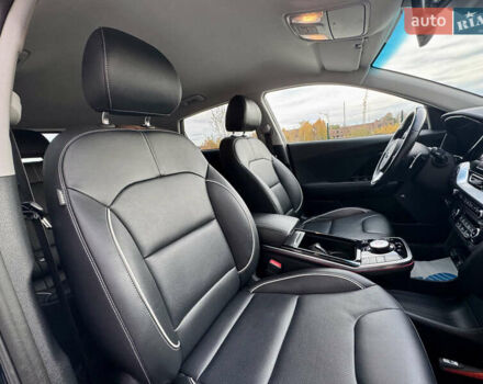 Черный Киа Niro, объемом двигателя 0 л и пробегом 128 тыс. км за 19600 $, фото 21 на Automoto.ua