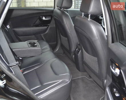 Чорний Кіа Niro, об'ємом двигуна 0 л та пробігом 169 тис. км за 18450 $, фото 48 на Automoto.ua