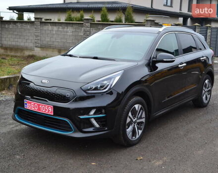 Чорний Кіа Niro, об'ємом двигуна 0 л та пробігом 169 тис. км за 18450 $, фото 3 на Automoto.ua