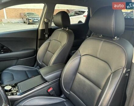 Черный Киа Niro, объемом двигателя 0 л и пробегом 105 тыс. км за 20500 $, фото 79 на Automoto.ua