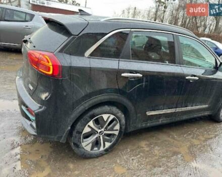 Чорний Кіа Niro, об'ємом двигуна 0 л та пробігом 143 тис. км за 17800 $, фото 4 на Automoto.ua