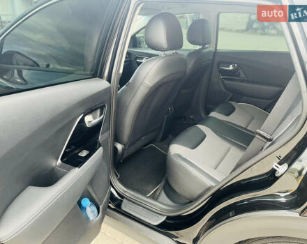 Киа Niro 2020 в Первомайск на Automoto.ua Черный Киа Niro, объемом двигателя 0 л и пробегом 121 тыс. км за 18800 $, фото 15 на Automoto.ua