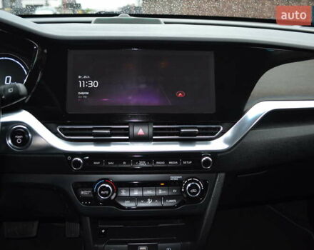 Чорний Кіа Niro, об'ємом двигуна 0 л та пробігом 169 тис. км за 18450 $, фото 53 на Automoto.ua