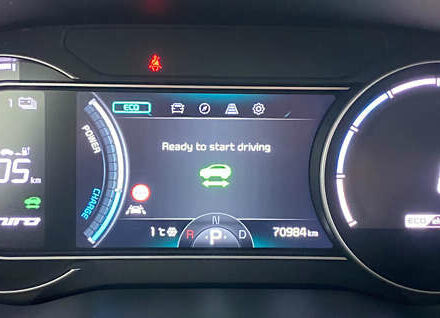 Чорний Кіа Niro, об'ємом двигуна 0 л та пробігом 70 тис. км за 22350 $, фото 16 на Automoto.ua