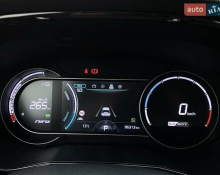 Чорний Кіа Niro, об'ємом двигуна 0 л та пробігом 96 тис. км за 20600 $, фото 34 на Automoto.ua
