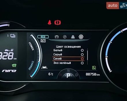 Чорний Кіа Niro, об'ємом двигуна 0 л та пробігом 88 тис. км за 21900 $, фото 38 на Automoto.ua