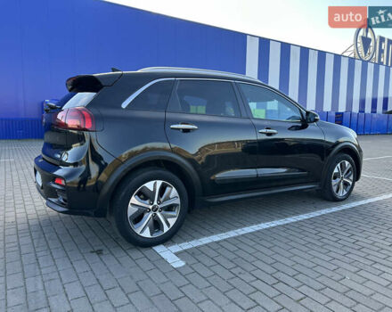 Чорний Кіа Niro, об'ємом двигуна 0 л та пробігом 144 тис. км за 19500 $, фото 11 на Automoto.ua