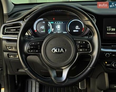 Черный Киа Niro, объемом двигателя 0 л и пробегом 110 тыс. км за 17999 $, фото 44 на Automoto.ua