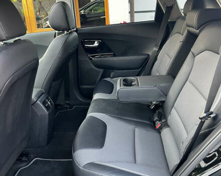 Чорний Кіа Niro, об'ємом двигуна 0 л та пробігом 65 тис. км за 16499 $, фото 33 на Automoto.ua