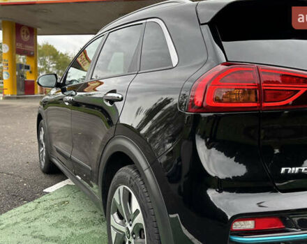 Чорний Кіа Niro, об'ємом двигуна 0 л та пробігом 110 тис. км за 19500 $, фото 15 на Automoto.ua