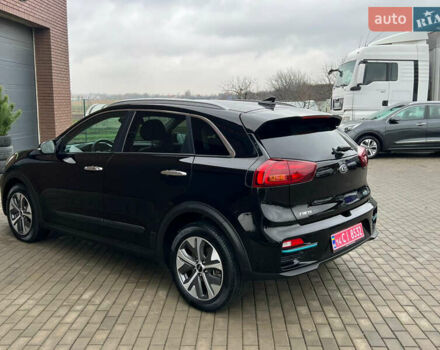 Черный Киа Niro, объемом двигателя 0 л и пробегом 140 тыс. км за 21500 $, фото 4 на Automoto.ua