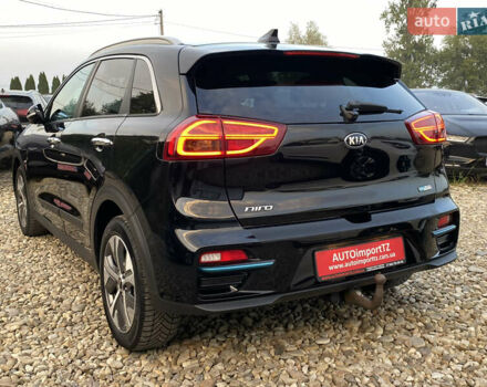 Чорний Кіа Niro, об'ємом двигуна 0 л та пробігом 64 тис. км за 23700 $, фото 20 на Automoto.ua