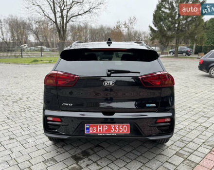 Чорний Кіа Niro, об'ємом двигуна 0 л та пробігом 109 тис. км за 17499 $, фото 6 на Automoto.ua