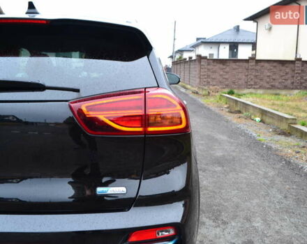 Чорний Кіа Niro, об'ємом двигуна 0 л та пробігом 169 тис. км за 18450 $, фото 91 на Automoto.ua