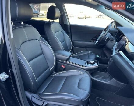 Чорний Кіа Niro, об'ємом двигуна 0 л та пробігом 112 тис. км за 20499 $, фото 33 на Automoto.ua