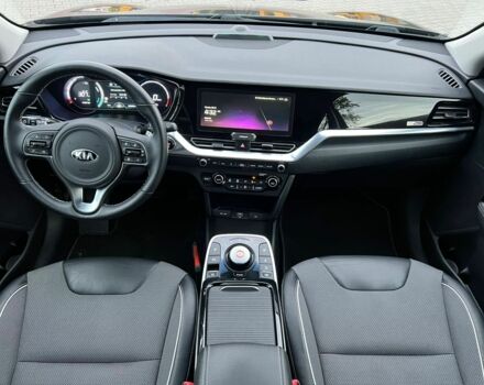 Черный Киа Niro, объемом двигателя 0 л и пробегом 106 тыс. км за 17900 $, фото 4 на Automoto.ua