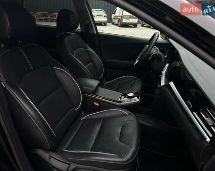 Чорний Кіа Niro, об'ємом двигуна 0 л та пробігом 134 тис. км за 18950 $, фото 35 на Automoto.ua