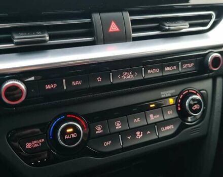 Черный Киа Niro, объемом двигателя 0 л и пробегом 114 тыс. км за 19999 $, фото 60 на Automoto.ua