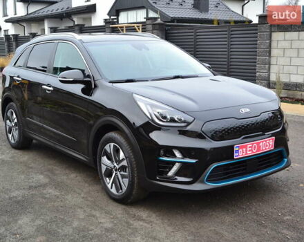 Чорний Кіа Niro, об'ємом двигуна 0 л та пробігом 169 тис. км за 18450 $, фото 9 на Automoto.ua