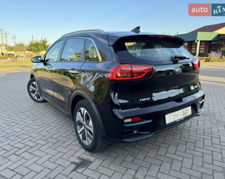 Чорний Кіа Niro, об'ємом двигуна 0 л та пробігом 91 тис. км за 18800 $, фото 8 на Automoto.ua