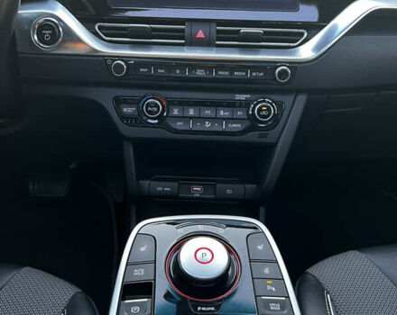 Чорний Кіа Niro, об'ємом двигуна 0 л та пробігом 65 тис. км за 16499 $, фото 22 на Automoto.ua