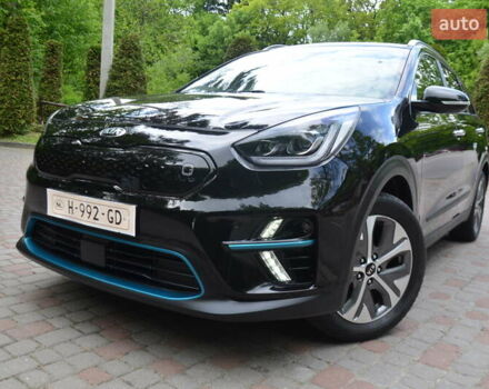 Черный Киа Niro, объемом двигателя 0 л и пробегом 76 тыс. км за 17550 $, фото 4 на Automoto.ua