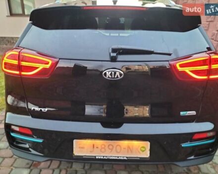 Чорний Кіа Niro, об'ємом двигуна 0 л та пробігом 136 тис. км за 18999 $, фото 15 на Automoto.ua