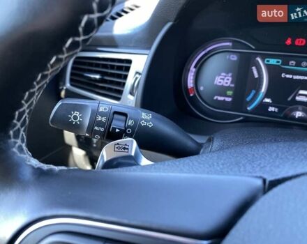 Черный Киа Niro, объемом двигателя 0 л и пробегом 121 тыс. км за 18700 $, фото 27 на Automoto.ua