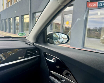 Черный Киа Niro, объемом двигателя 0 л и пробегом 128 тыс. км за 19600 $, фото 50 на Automoto.ua