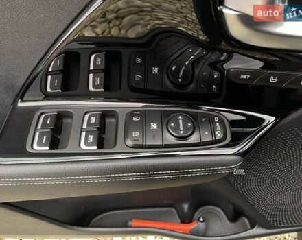 Чорний Кіа Niro, об'ємом двигуна 0 л та пробігом 131 тис. км за 21500 $, фото 3 на Automoto.ua