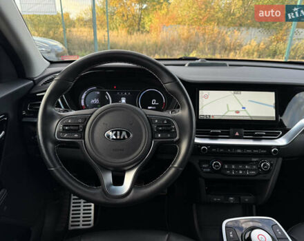 Черный Киа Niro, объемом двигателя 0 л и пробегом 88 тыс. км за 23900 $, фото 49 на Automoto.ua