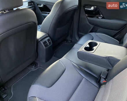 Чорний Кіа Niro, об'ємом двигуна 0 л та пробігом 67 тис. км за 20999 $, фото 48 на Automoto.ua