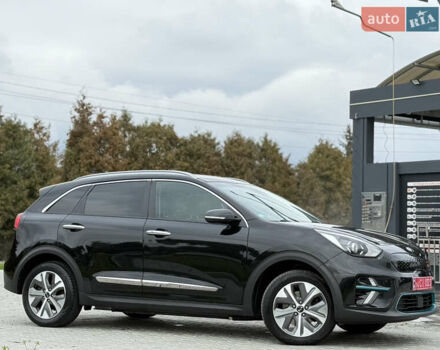 Черный Киа Niro, объемом двигателя 0 л и пробегом 80 тыс. км за 19650 $, фото 138 на Automoto.ua