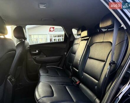 Черный Киа Niro, объемом двигателя 0 л и пробегом 89 тыс. км за 19350 $, фото 95 на Automoto.ua