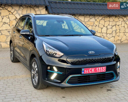 Чорний Кіа Niro, об'ємом двигуна 0 л та пробігом 67 тис. км за 20999 $, фото 4 на Automoto.ua