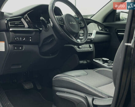 Чорний Кіа Niro, об'ємом двигуна 0 л та пробігом 50 тис. км за 22553 $, фото 25 на Automoto.ua