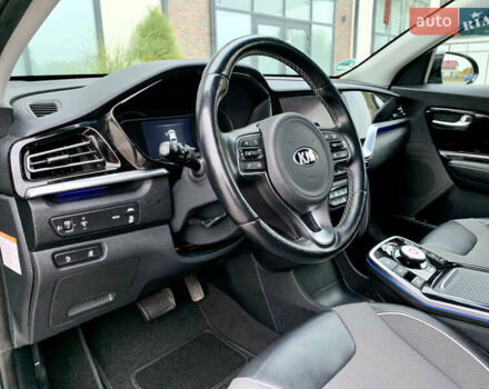Черный Киа Niro, объемом двигателя 0 л и пробегом 94 тыс. км за 17900 $, фото 87 на Automoto.ua